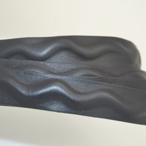 Plat leder 20mm - Black Curved - PROMOTIE
