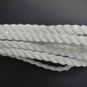 Plat leder 8mm Braid Paillet White - PROMOTIE