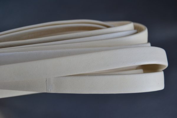 Plat leder 10mm -  Crème - PROMOTIE