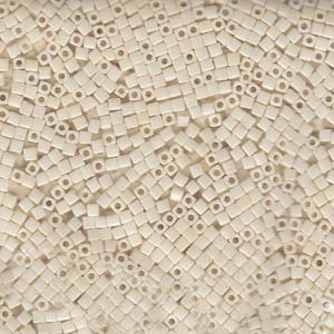 Cube beads 1.8mm - Cream Ceylon - 421