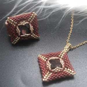 Pakketje Square ketting - Red/Gold