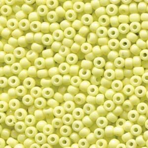 Rocaille 8/0 - Duracoat Opaque Dyed Pale Yellow - 4451