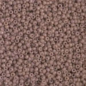 Rocailles 11/0 - duracoat dyed opaque beige - 4455