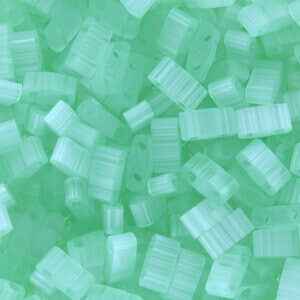 Half Tila bead 5x2.3mm - Silk Pale Green - 2559