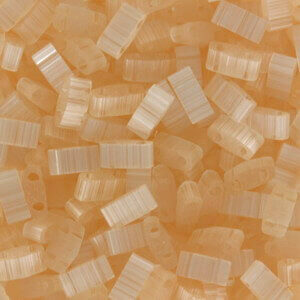 Half Tila bead 5x2.3mm - Silk Pale Peach - 2552