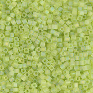 Cube beads 1.8mm - Mat Transparent Chartreuse - 143FR