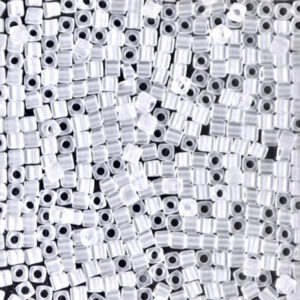 Cube beads 1.8mm - crystal mat