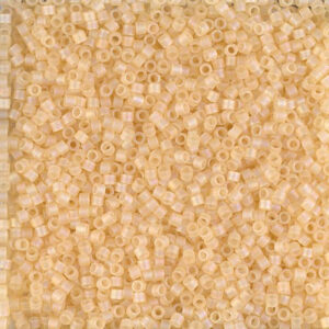 Delica Bead 11/0 -  TRANSP MAT  LIGHT STRAW LUSTER  - 1287